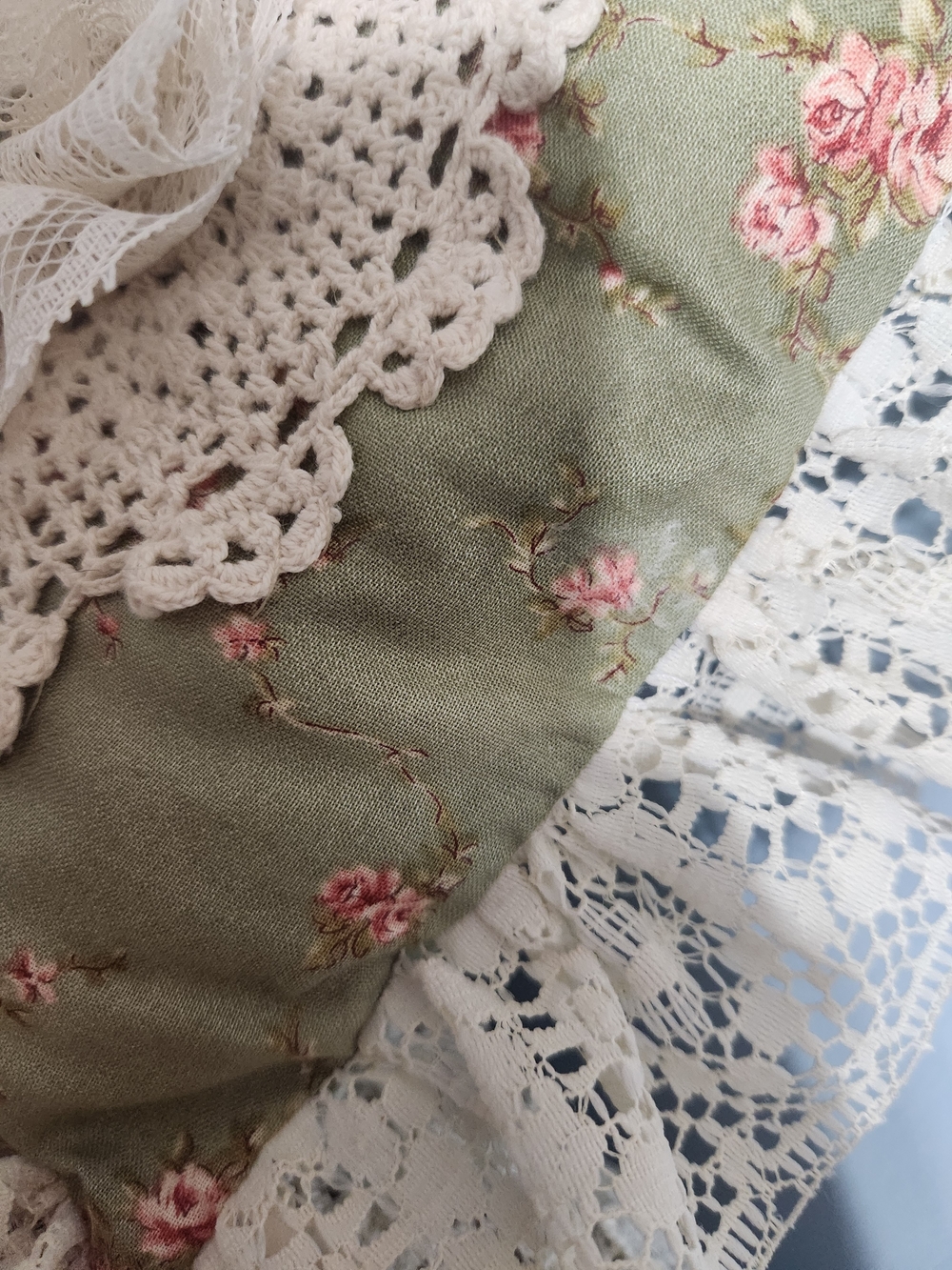 Shabby Chic Green Floral Roses Lace Ruffled Square Throw Pillow Vtg Cottagecore - Picture 4 of 6